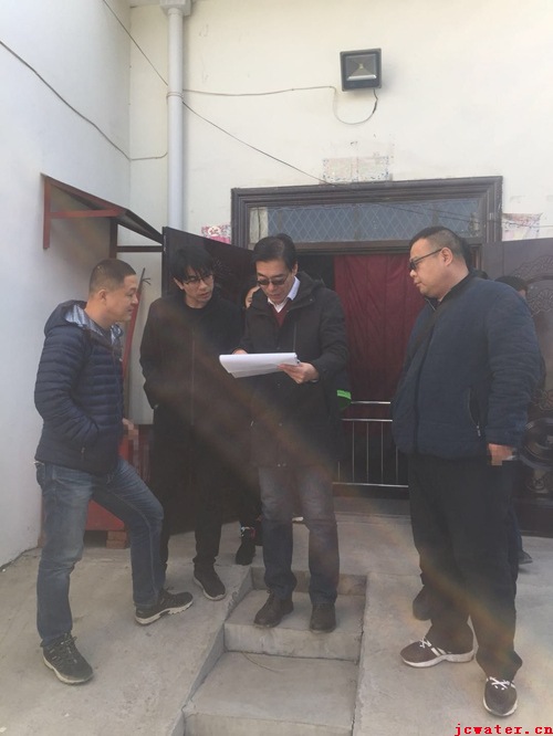 市水務公司領(lǐng)導春節(jié)前對各供水站安全檢查